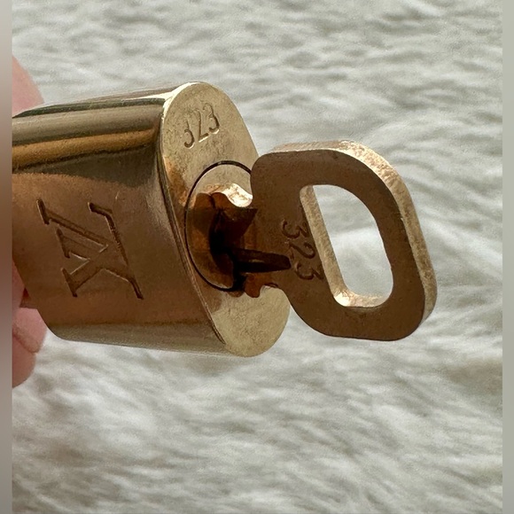 Vintage Louis Vuitton Lock & Key #323 – Cleaned, Polished And Beautiful! - Picture 7 of 9